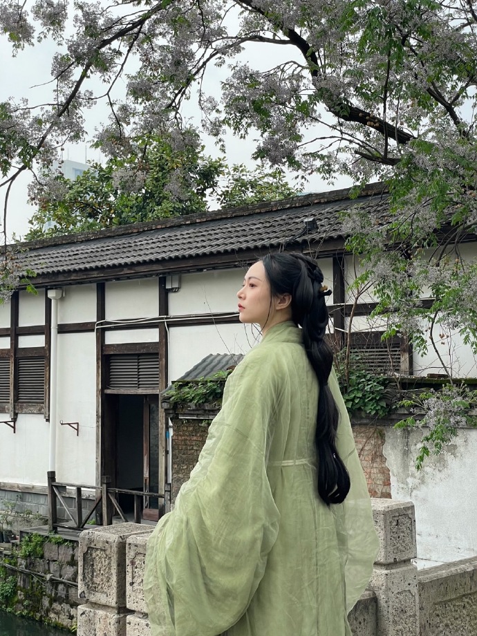 李钰婷 头像配图